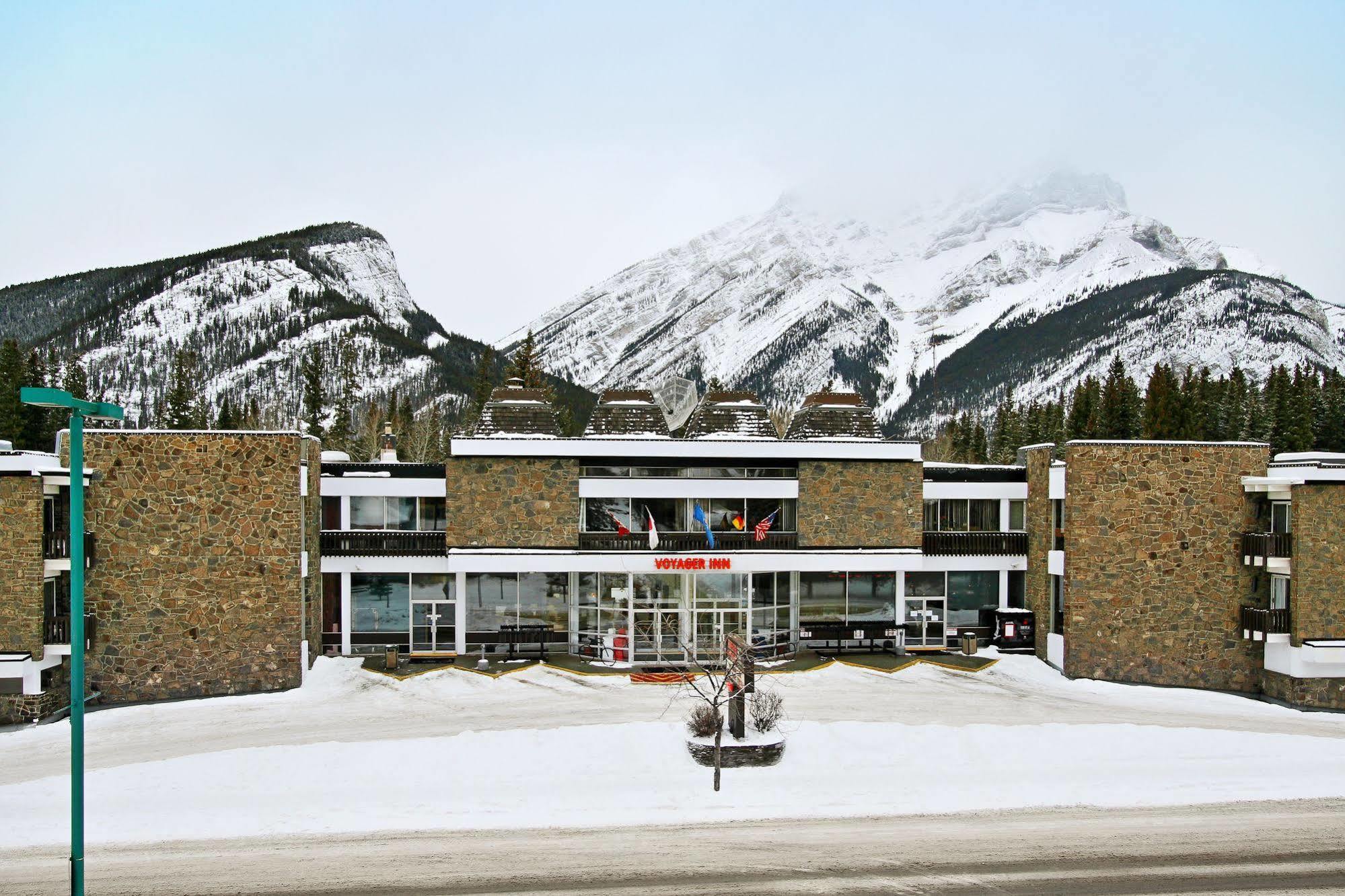 Banff Voyager Inn Exteriör bild